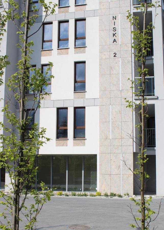 Apartament Black-Niska Z Garazem Podziemnym キェルツェ エクステリア 写真